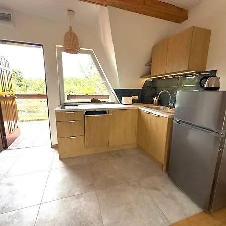 Pod Lipami لوبيتاتو