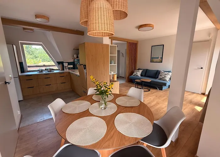 Daire Pod Lipami Lubiatowo (Pomerania)